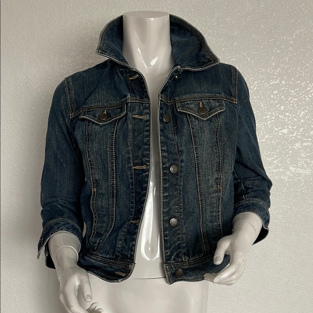 Blue Lightweight Denim Jacket with Pointed Collar and Contrasting Stitching